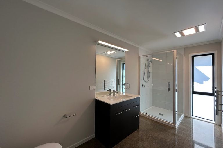 Photo of property in 67 Oak Road, Poraiti, Napier, 4112