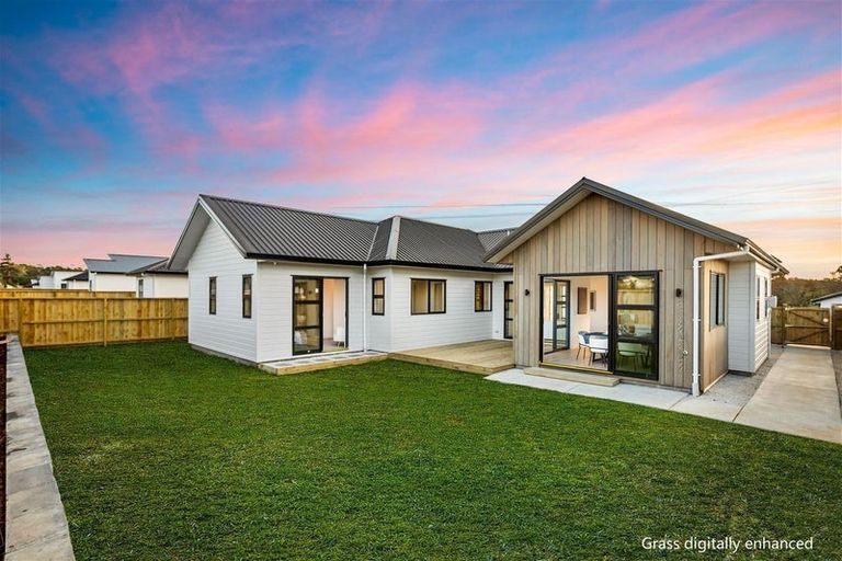 Photo of property in 3 Cutfield Lane, Kumeu, 0810