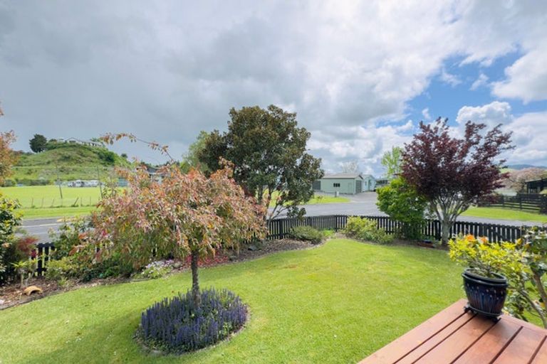 Photo of property in 1 Ohinemuri Place, Paeroa, 3600