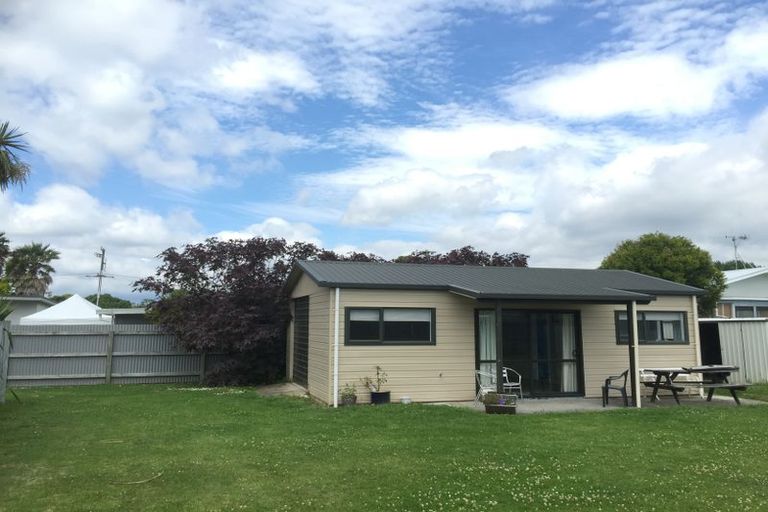 Photo of property in 1a Roretana Drive, Athenree, Waihi Beach, 3177