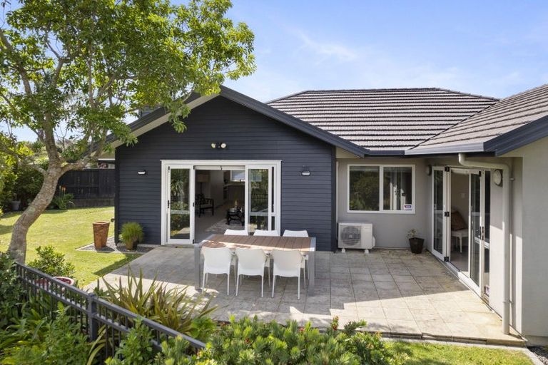 Photo of property in 19 Bridgewater Way, Pyes Pa, Tauranga, 3112