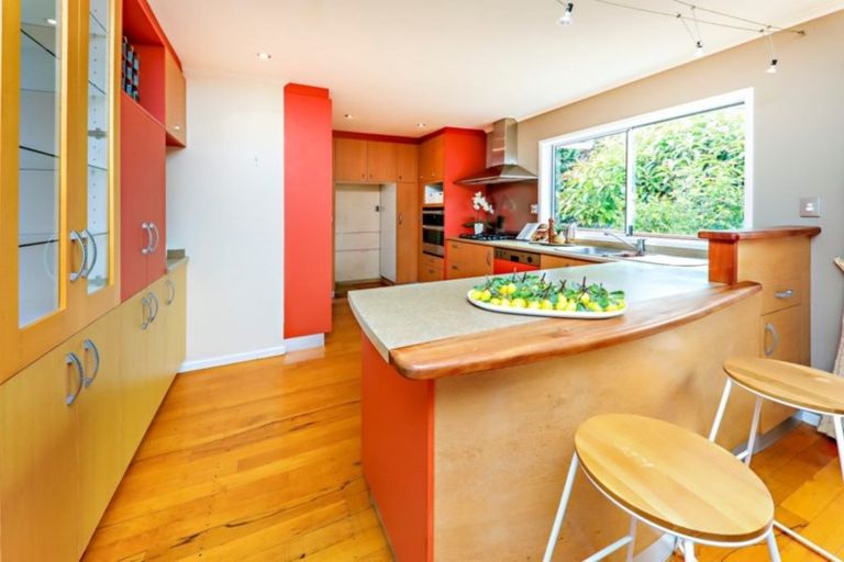 Photo of property in 42 Gordon Avenue, Milford, Auckland, 0620