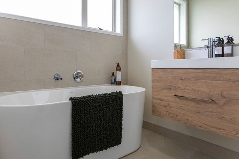 Photo of property in 21 Mahi Road, Te Kauwhata, 3710