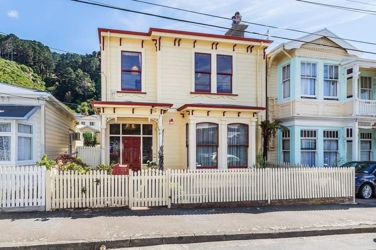 Photo of property in 128 Tinakori Road, Thorndon, Wellington, 6011