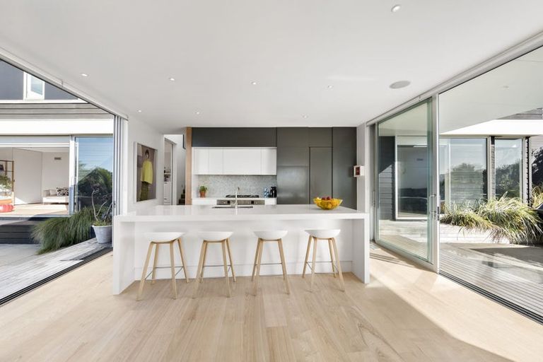 Photo of property in 78 Burnham Street, Seatoun, Wellington, 6022