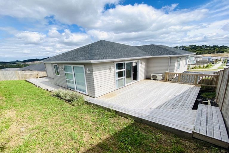 Photo of property in 38 Takurua Terrace, Orewa, 0931