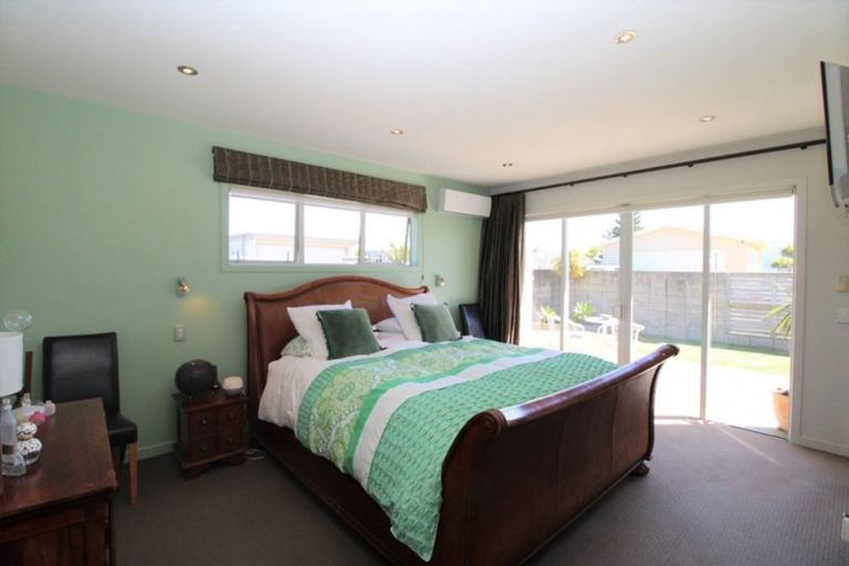 Photo of property in 128 Harbour Drive, Matarangi, Whitianga, 3592