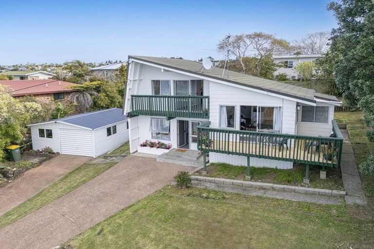 Photo of property in 22 Matai Road, Stanmore Bay, Whangaparaoa, 0932