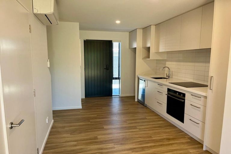 Photo of property in 3/10 Goldsmith Place, Waltham, Christchurch, 8023