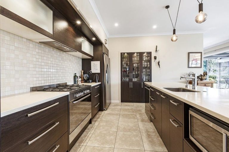 Photo of property in 7b Royal Heights, Glen Avon, New Plymouth, 4312