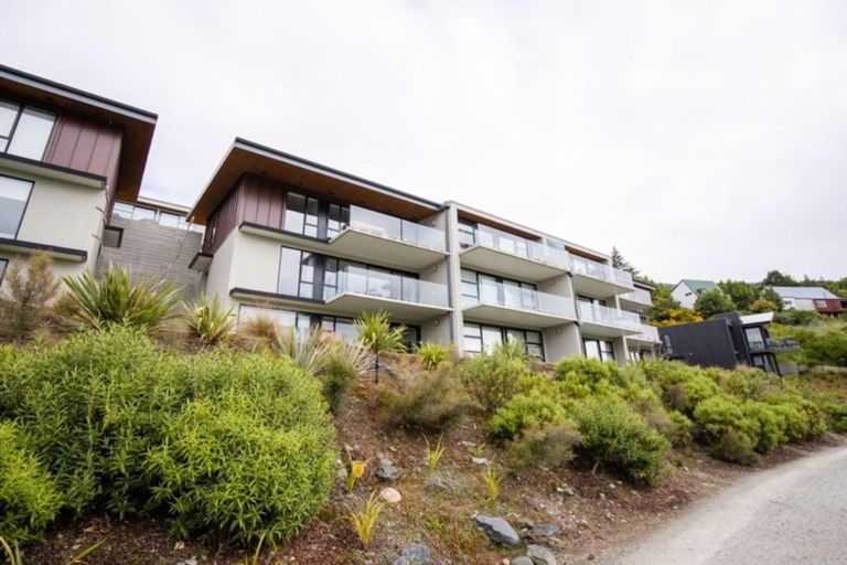Photo of property in La Residence Du Lac, 26/527 Frankton Road, Queenstown, 9300