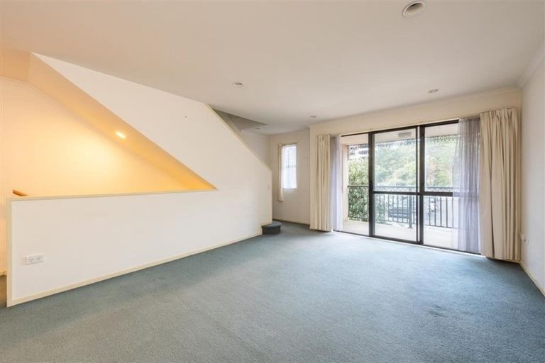 Photo of property in 19 Ballantrae Place, Thorndon, Wellington, 6011