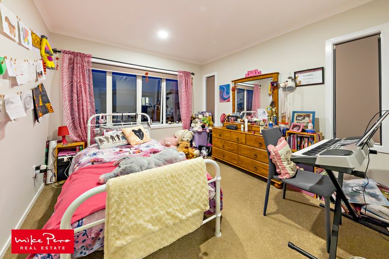 Photo of property in 10 Fernly Rise, Flat Bush, Auckland, 2019