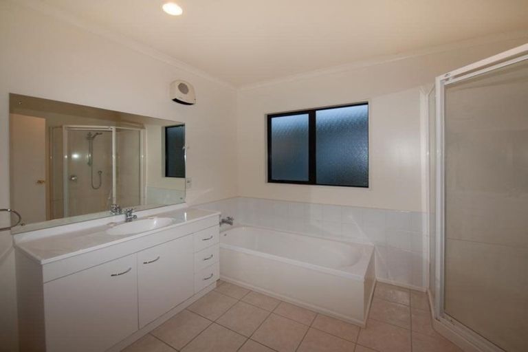 Photo of property in 39 Waverton Terrace, Churton Park, Wellington, 6037