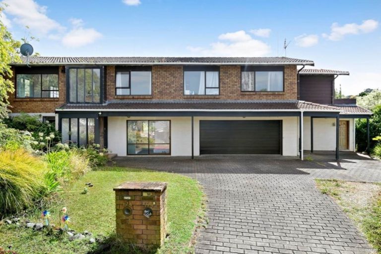 Photo of property in 124 Stapleford Crescent, Browns Bay, Auckland, 0630
