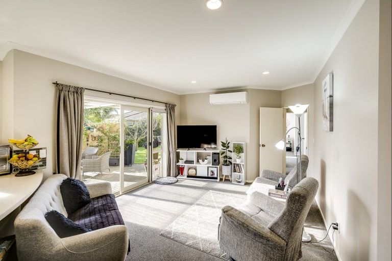 Photo of property in 5 Flemington Place, Taradale, Napier, 4112