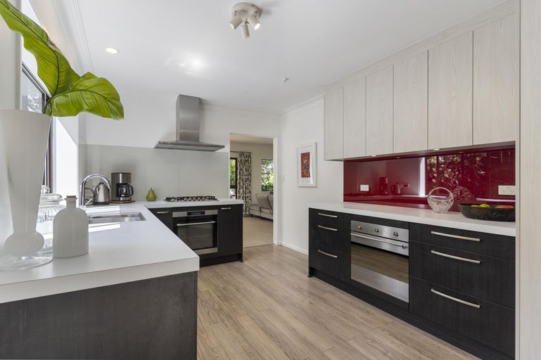 Photo of property in 27 Lexington Drive, Botany Downs, Auckland, 2010