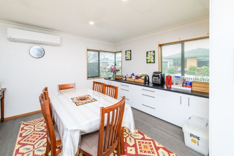 Photo of property in 9 Edgecombe Court, Roslyn, Palmerston North, 4414