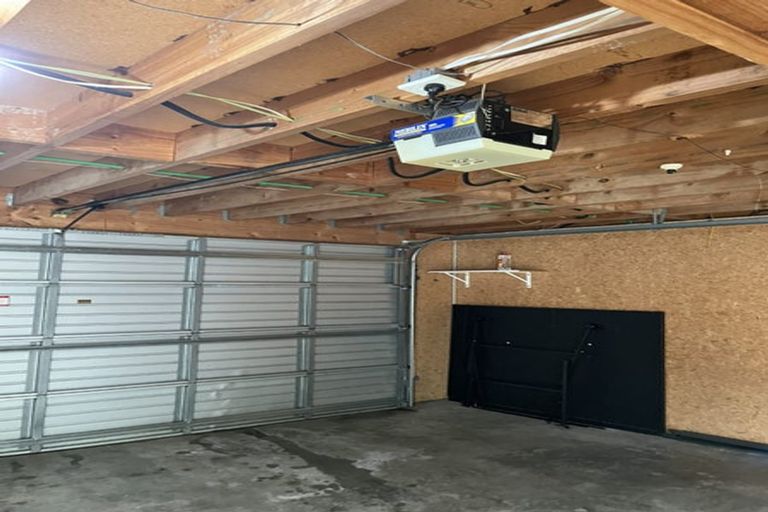 Photo of property in 15 Ruapehu Drive, Fitzherbert, Palmerston North, 4410