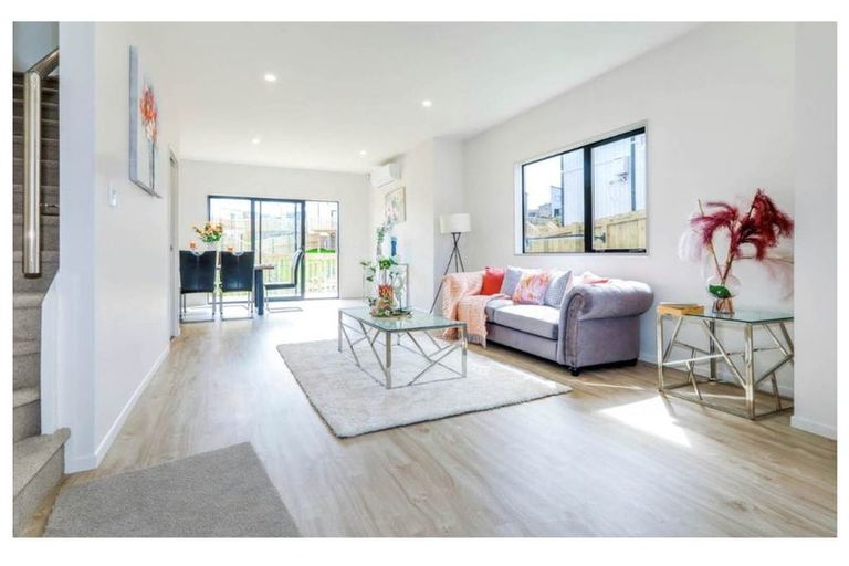 Photo of property in 37a Crestview Rise, Papakura, 2110