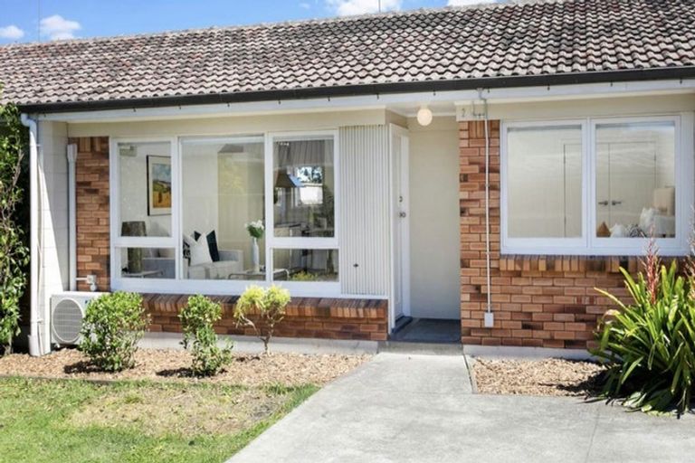 Photo of property in 2/8 Paul Place, Pakuranga, Auckland, 2010