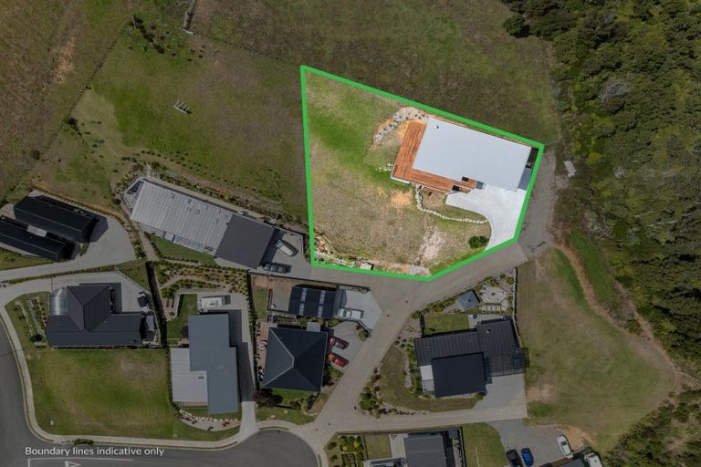 Photo of property in 3 Rewarewa Rise, Whangamata, 3691