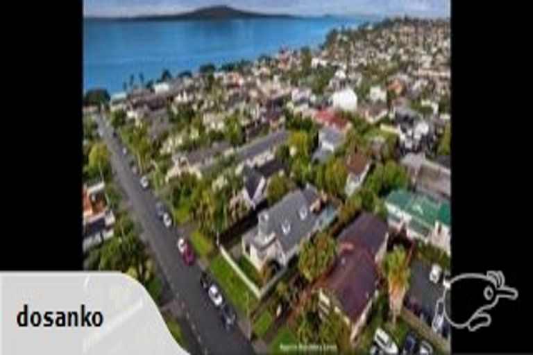 Photo of property in 1/1 Sanders Avenue, Takapuna, Auckland, 0622
