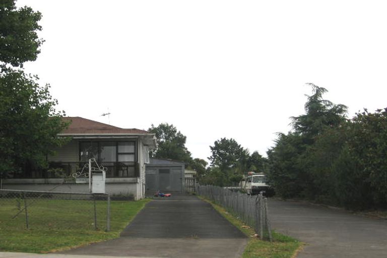 Photo of property in 1/256b Birkdale Road, Birkdale, Auckland, 0626