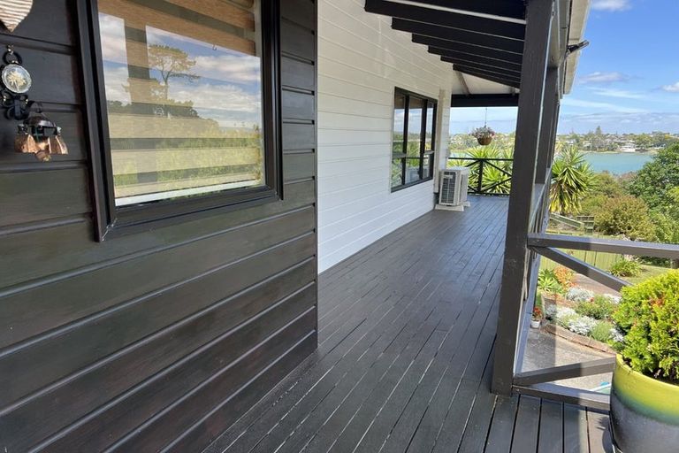 Photo of property in 17 Constable Lane, West Harbour, Auckland, 0618