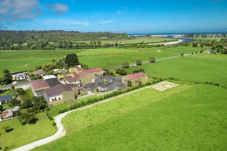 Photo of property in 11 Oparara Road, Karamea, 7893