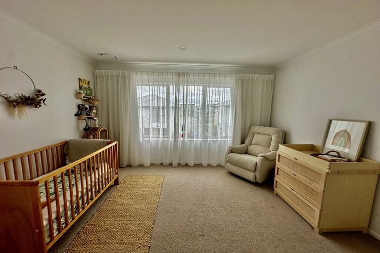 Photo of property in 19 Kukuwai Avenue, Red Beach, 0932