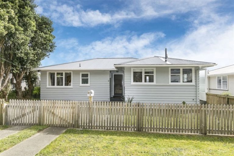 Photo of property in 18 Ahuriri Street, Strathmore Park, Wellington, 6022