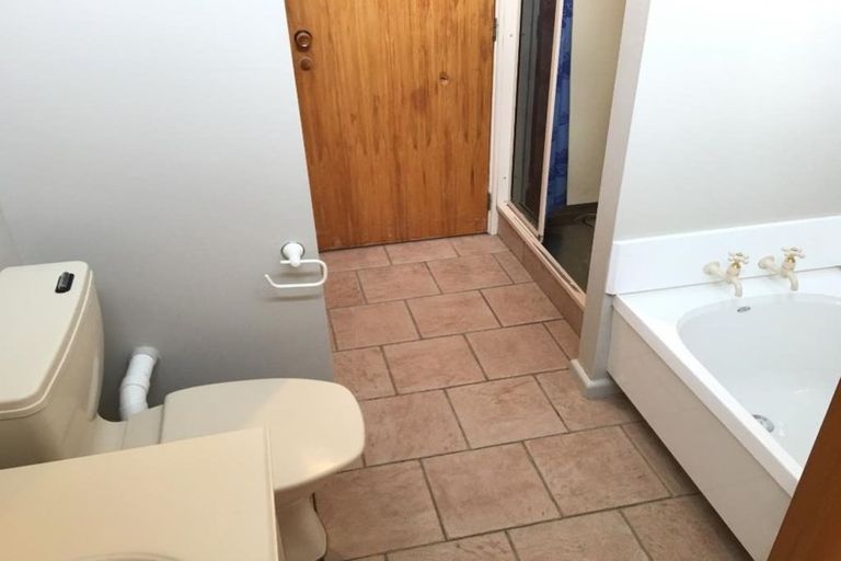 Photo of property in 33j Peverel Street, Riccarton, Christchurch, 8011