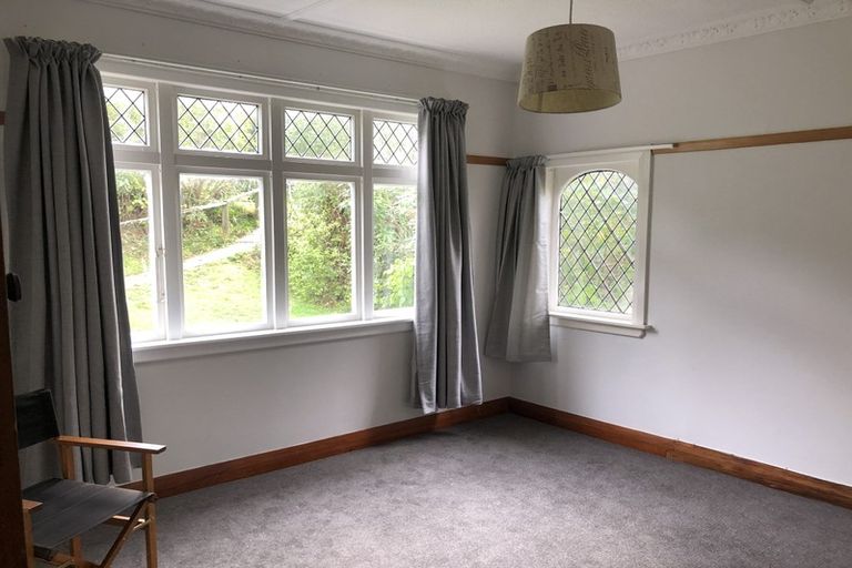 Photo of property in 3 Ngatitoa Street, Tawa, Wellington, 5028