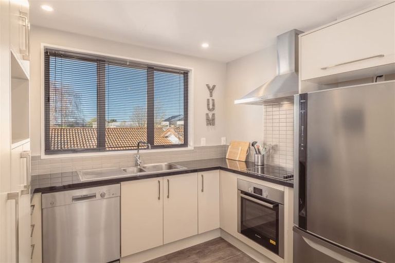 Photo of property in 2/72 Purchas Street, St Albans, Christchurch, 8014