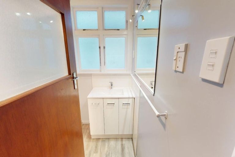 Photo of property in 15 Glasgow Street, Takaro, Palmerston North, 4412