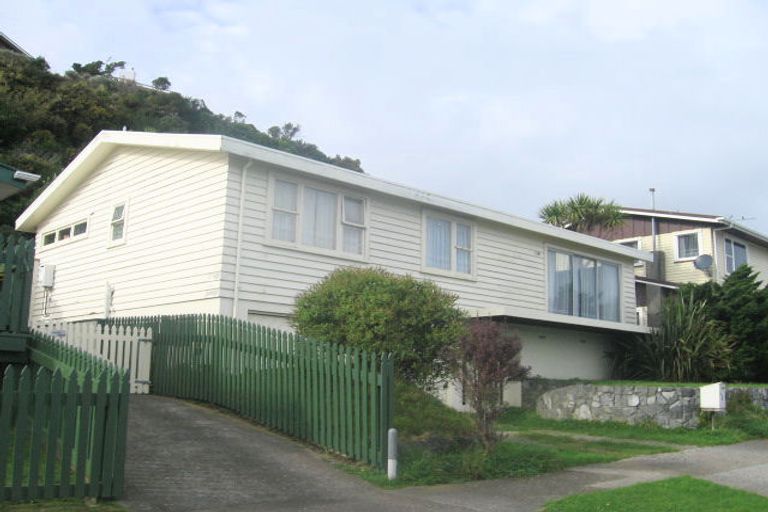 Photo of property in 6 Laburnum Grove, Maungaraki, Lower Hutt, 5010