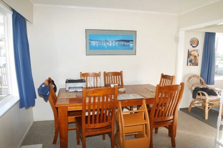 Photo of property in 395 Warspite Avenue, Ascot Park, Porirua, 5024