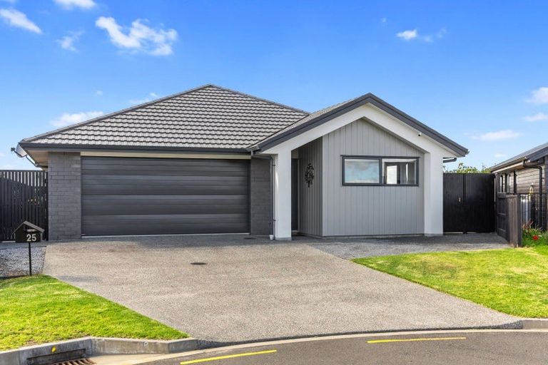 Photo of property in 25 Kaiora Drive, Papamoa Beach, Papamoa, 3118