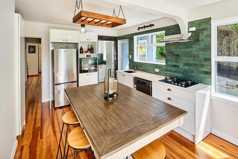 Photo of property in 10 Monowai Road, Johnsonville, Wellington, 6037