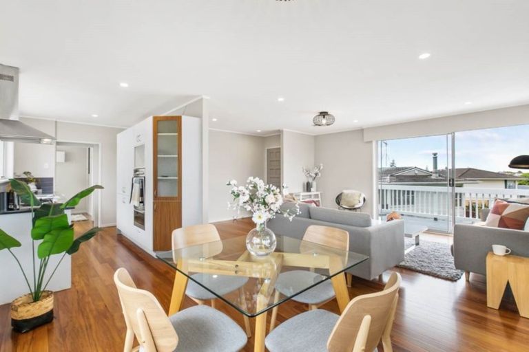 Photo of property in 34 Felgrove Street, Glendene, Auckland, 0602