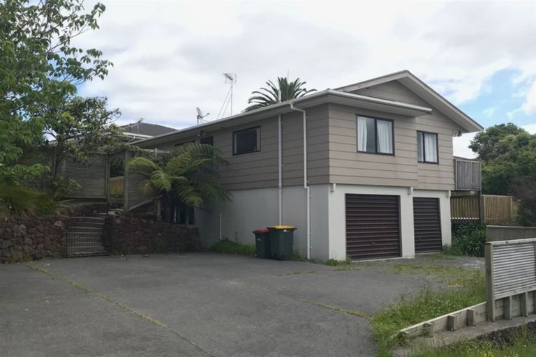 Photo of property in 25 Unsworth Drive, Unsworth Heights, Auckland, 0632