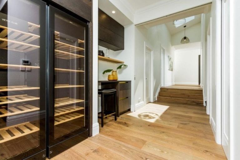 Photo of property in 24 Hinemoa Street, Birkenhead, Auckland, 0626