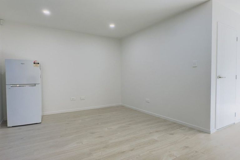 Photo of property in 10d Cantina Avenue, Bayview, Auckland, 0629