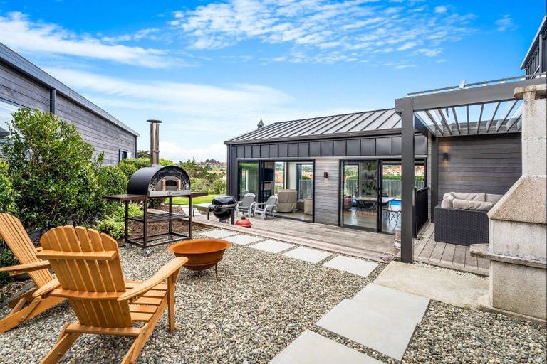 Photo of property in 9 Laguna Place, Matakatia, Whangaparaoa, 0930