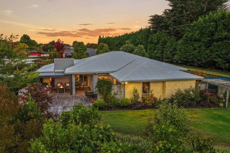 Photo of property in 28 Wilkinsons Road, Harewood, Christchurch, 8051