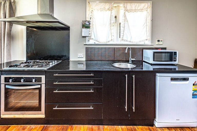 Photo of property in 5 Deem Place, Tawhero, Whanganui, 4501