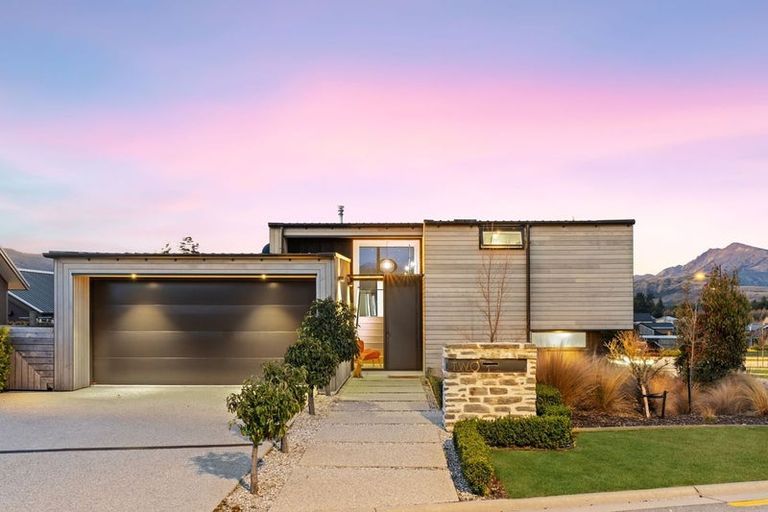 Photo of property in 37 Mount Nicholas Avenue, Wanaka, 9305