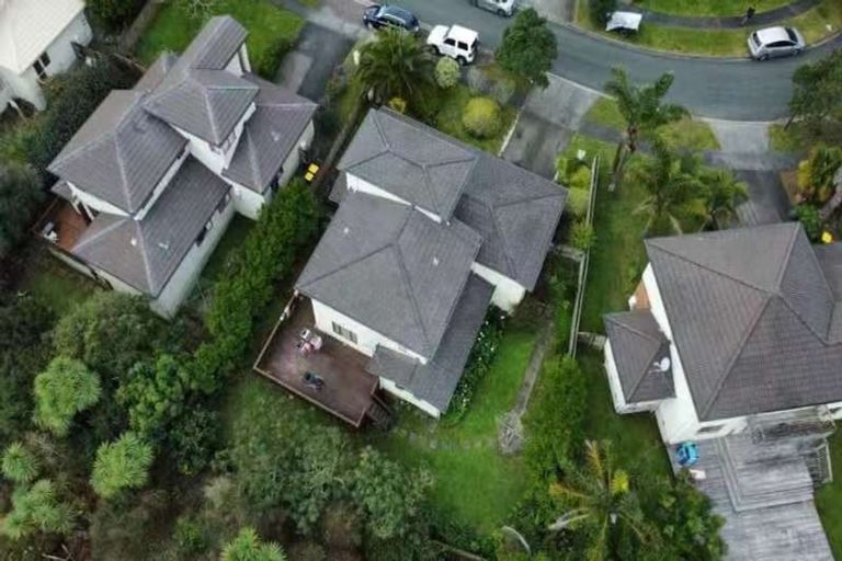 Photo of property in 16 Crimson Park, Oteha, Auckland, 0632