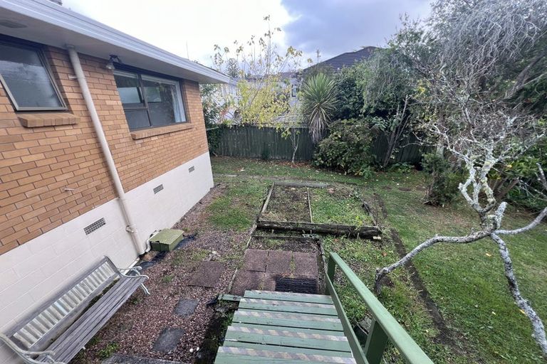 Photo of property in 19 Sartors Avenue, Northcross, Auckland, 0630